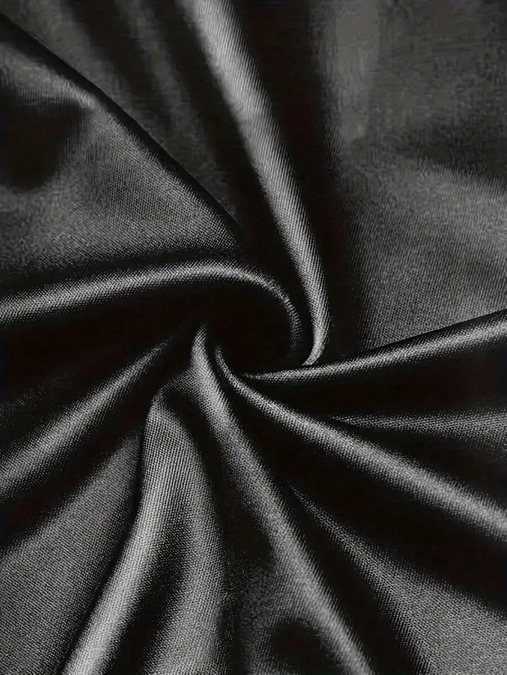 The new men's long-sleeved T-shirt for Spring and Autumn 2025 features a casual and comfortable 3D letter print on the street